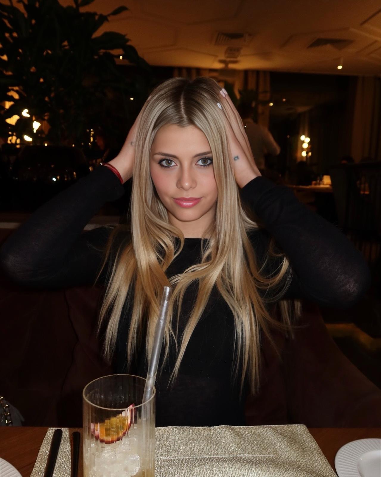 Escort - GIORGINA - Ibiza Tops